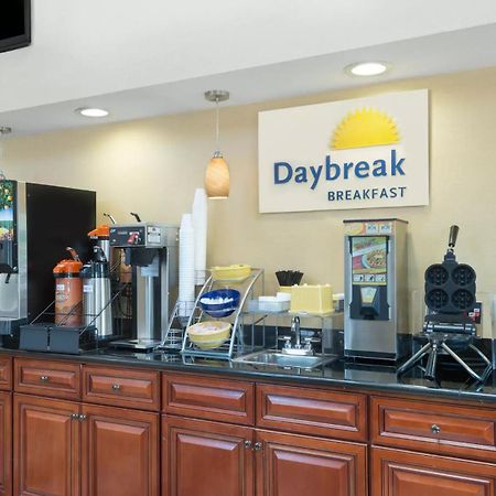 Days Inn By Wyndham Geneva/Finger Lakes Εξωτερικό φωτογραφία