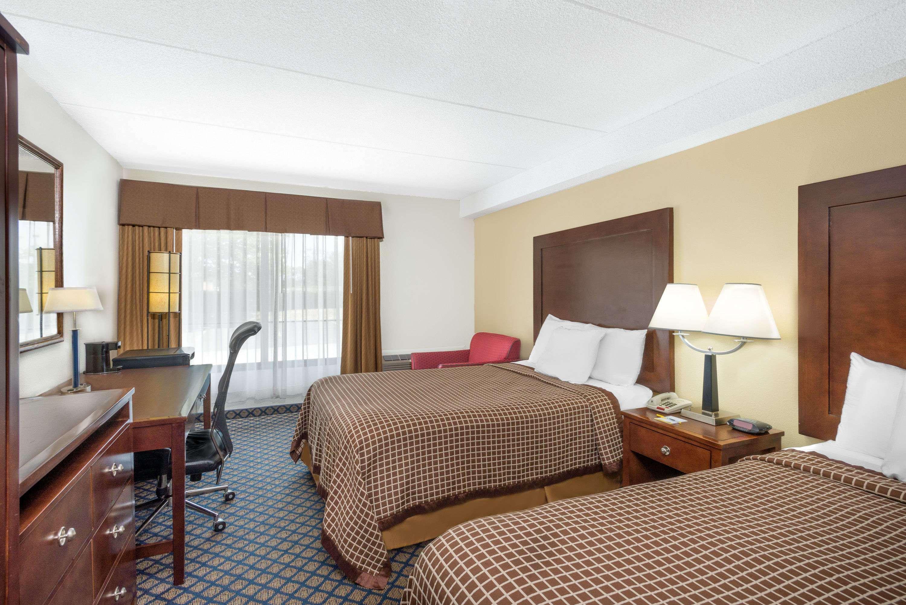 Days Inn By Wyndham Geneva/Finger Lakes Εξωτερικό φωτογραφία
