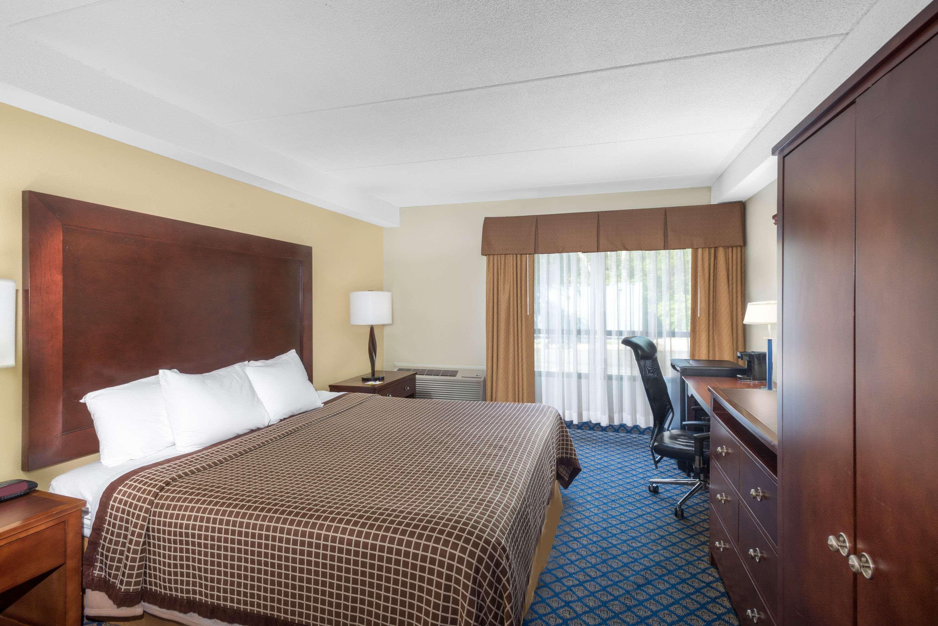Days Inn By Wyndham Geneva/Finger Lakes Εξωτερικό φωτογραφία