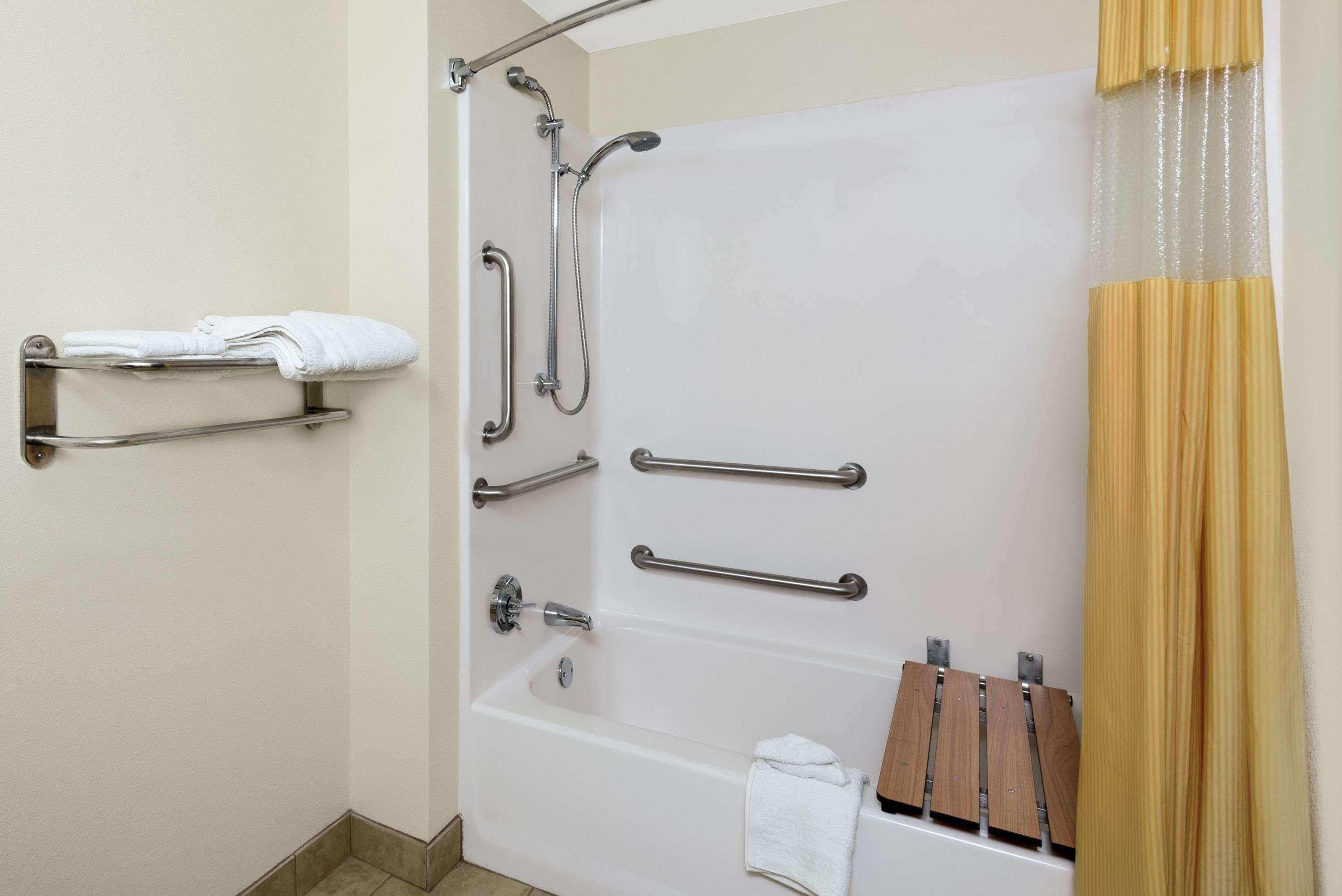 Days Inn By Wyndham Geneva/Finger Lakes Εξωτερικό φωτογραφία