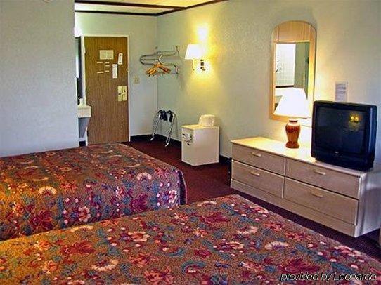 Days Inn By Wyndham Geneva/Finger Lakes Δωμάτιο φωτογραφία